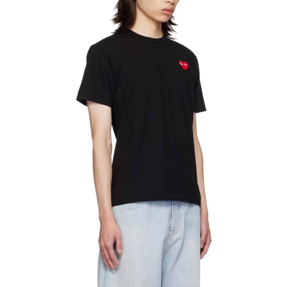 COMME DES GARÇONS PLAY Black T-Shirt with Red Heart Logo